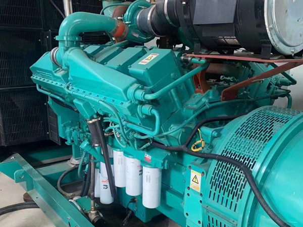 蓝田更换100kW柴油发电机组机油时，需要注意哪些事项？